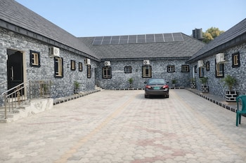 the whale inn