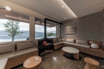 lugu lake and share resort hotel