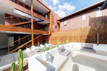 lugu lake and share resort hotel