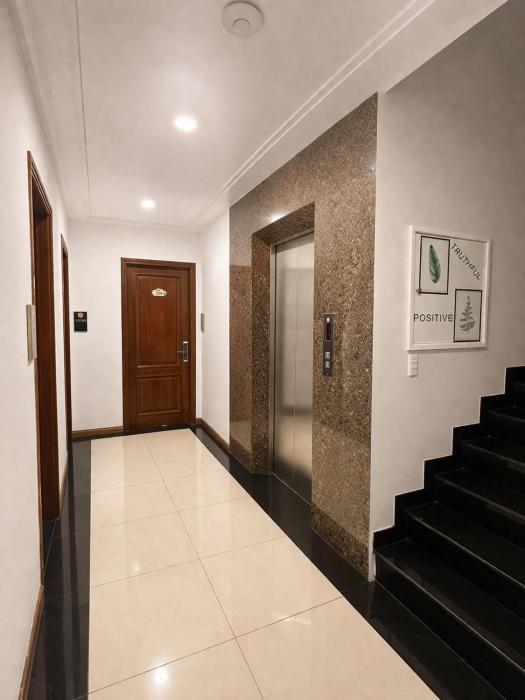 hua yi hotel phu my hung korean street