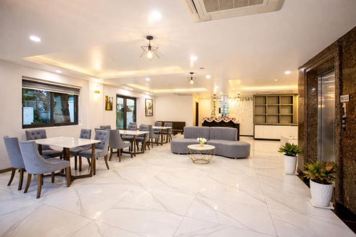 hua yi hotel phu my hung korean street