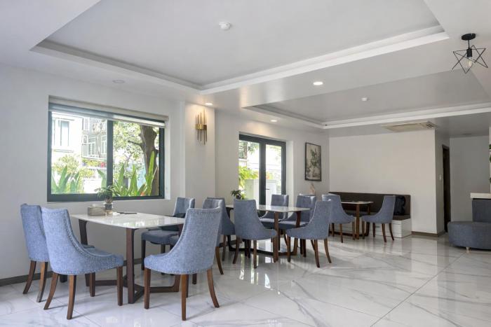hua yi hotel phu my hung korean street