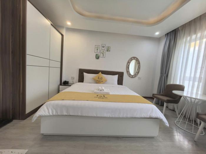hua yi hotel phu my hung korean street