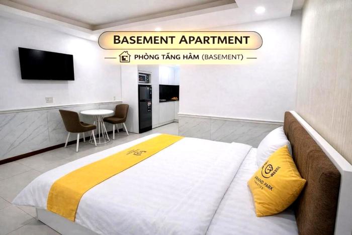 hua yi hotel phu my hung korean street