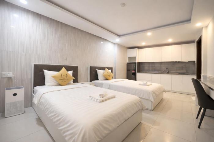 hua yi hotel phu my hung korean street