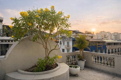 hua yi hotel phu my hung korean street