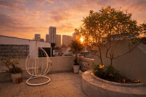 hua yi hotel phu my hung korean street