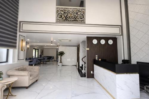 hua yi hotel phu my hung korean street
