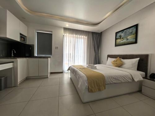 hua yi hotel phu my hung korean street
