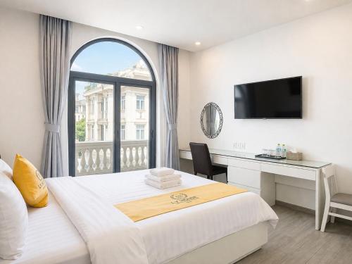 hua yi hotel phu my hung korean street