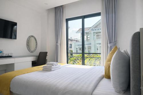 hua yi hotel phu my hung korean street