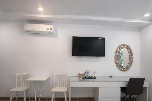 hua yi hotel phu my hung korean street