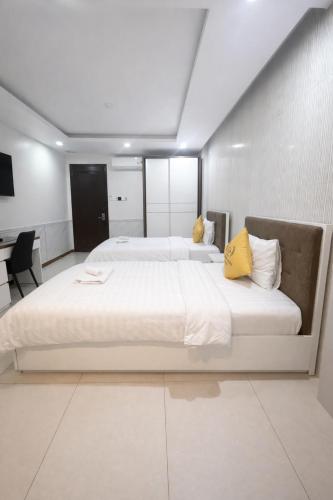 hua yi hotel phu my hung korean street