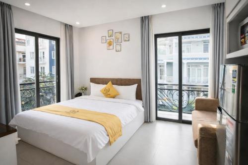 hua yi hotel phu my hung korean street