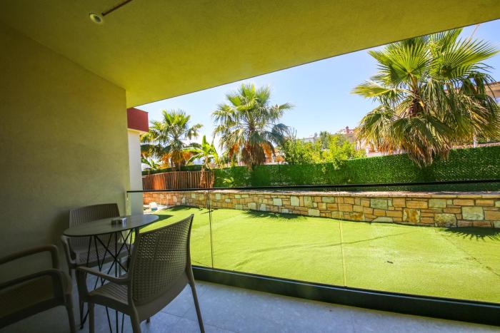 hotel lake park ksamil