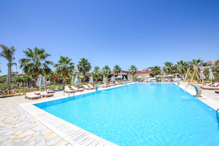 hotel lake park ksamil