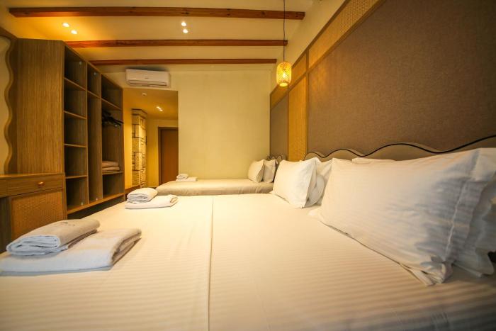 hotel lake park ksamil