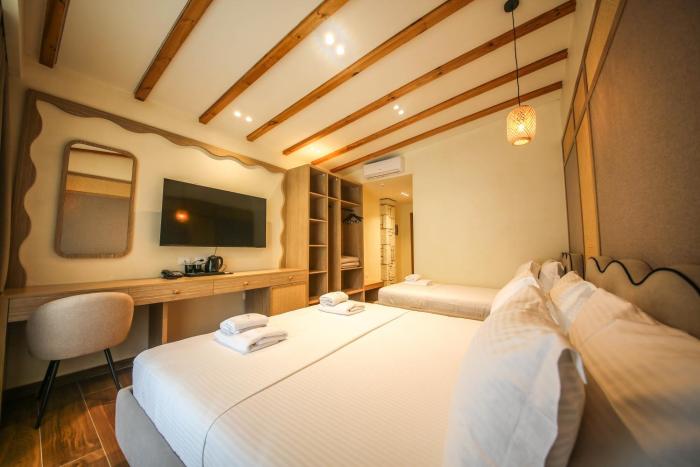 hotel lake park ksamil