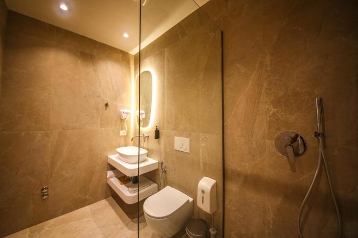 hotel lake park ksamil