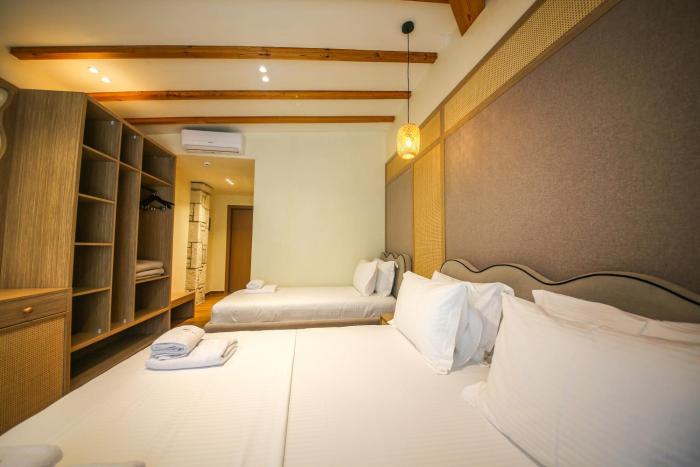hotel lake park ksamil