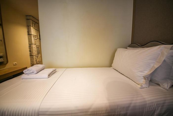hotel lake park ksamil