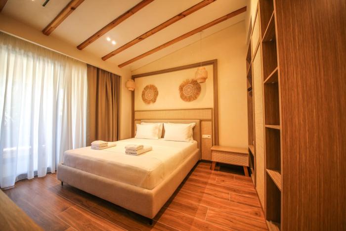 hotel lake park ksamil