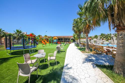 hotel lake park ksamil