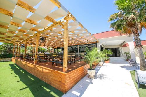 hotel lake park ksamil