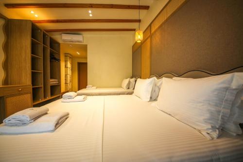 hotel lake park ksamil
