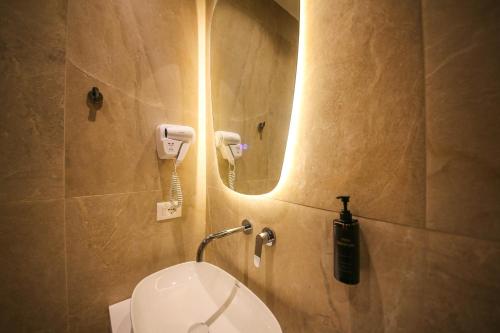 hotel lake park ksamil