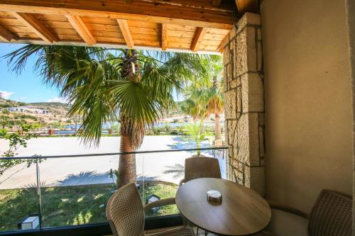 hotel lake park ksamil