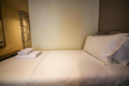 hotel lake park ksamil
