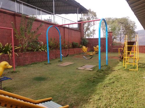 nisarga lake resort tapola