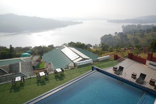 nisarga lake resort tapola