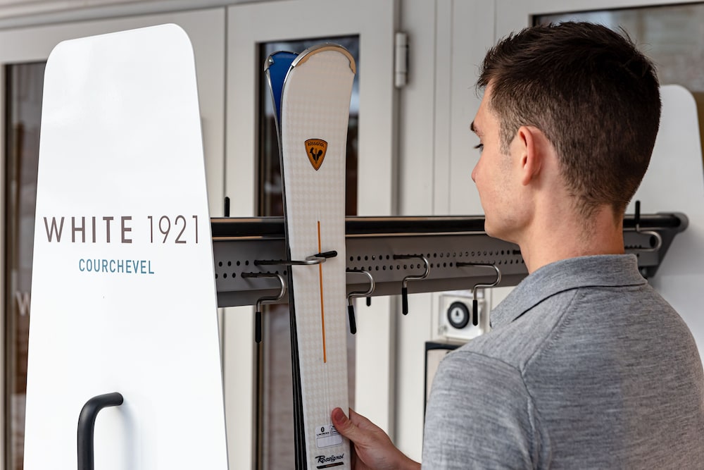 white 1921 courchevel