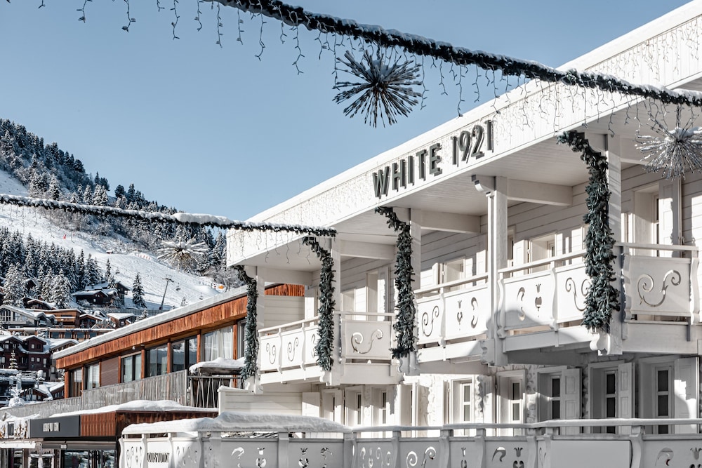 white 1921 courchevel