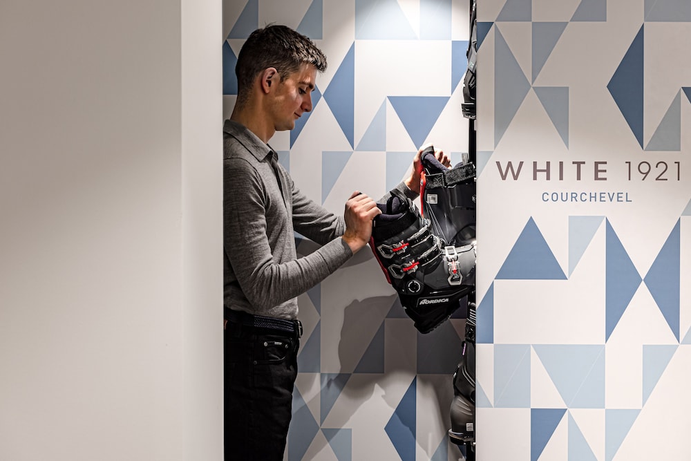 white 1921 courchevel