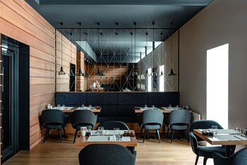 white 1921 courchevel