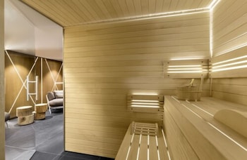 white 1921 courchevel