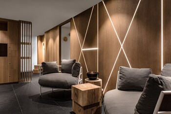 white 1921 courchevel