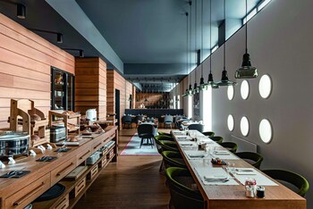 white 1921 courchevel