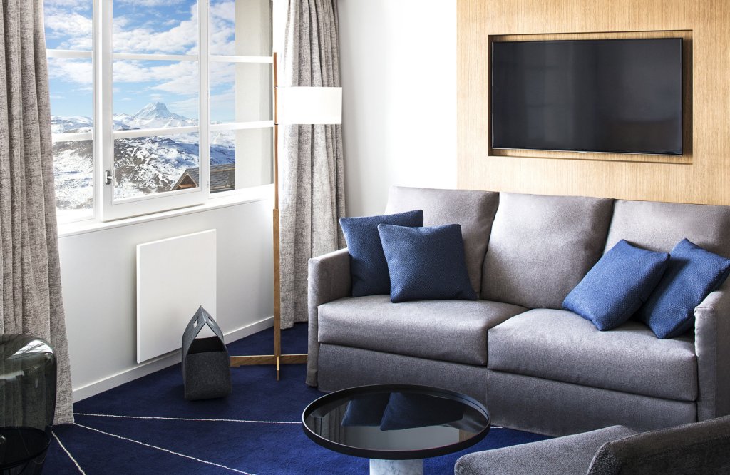 white 1921 courchevel