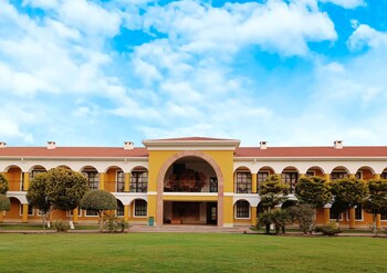 hotel resort salquis