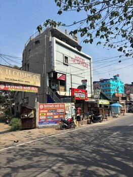 hotel tuk tuk palace