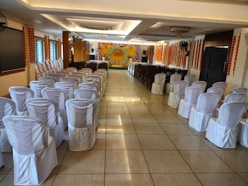 Hotel Alankar,,3 star