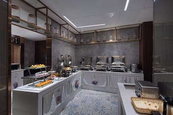 Echic Mercure International Hotel Guangzhou Railway Station Xiaobei Metro Station Branch,,4 star
