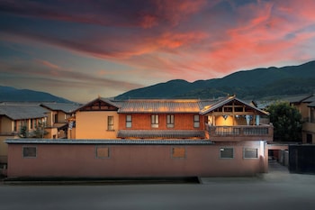 aofeng tangquan secluded villa