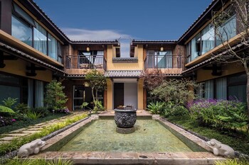 aofeng tangquan secluded villa