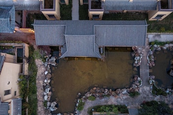 aofeng tangquan secluded villa