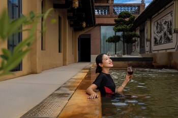 aofeng tangquan secluded villa